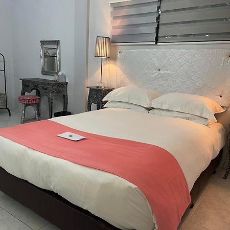 Sunbloom Beachfront Hotel And Restaurant Zambales Sinabacan Εξωτερικό φωτογραφία