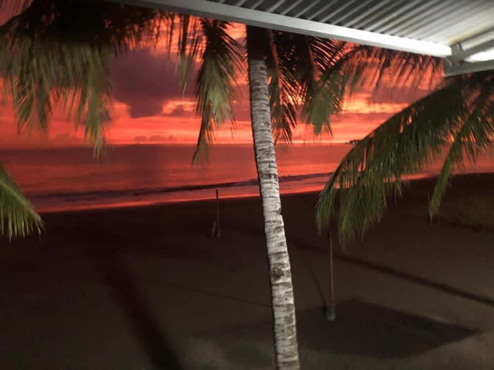 Sunbloom Beachfront Hotel And Restaurant Zambales Sinabacan Εξωτερικό φωτογραφία