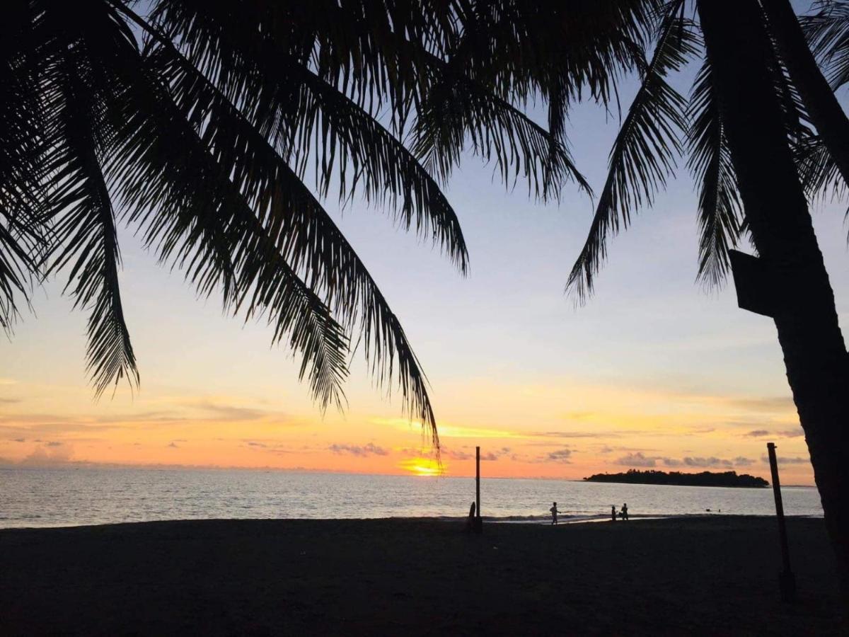 Sunbloom Beachfront Hotel And Restaurant Zambales Sinabacan Εξωτερικό φωτογραφία