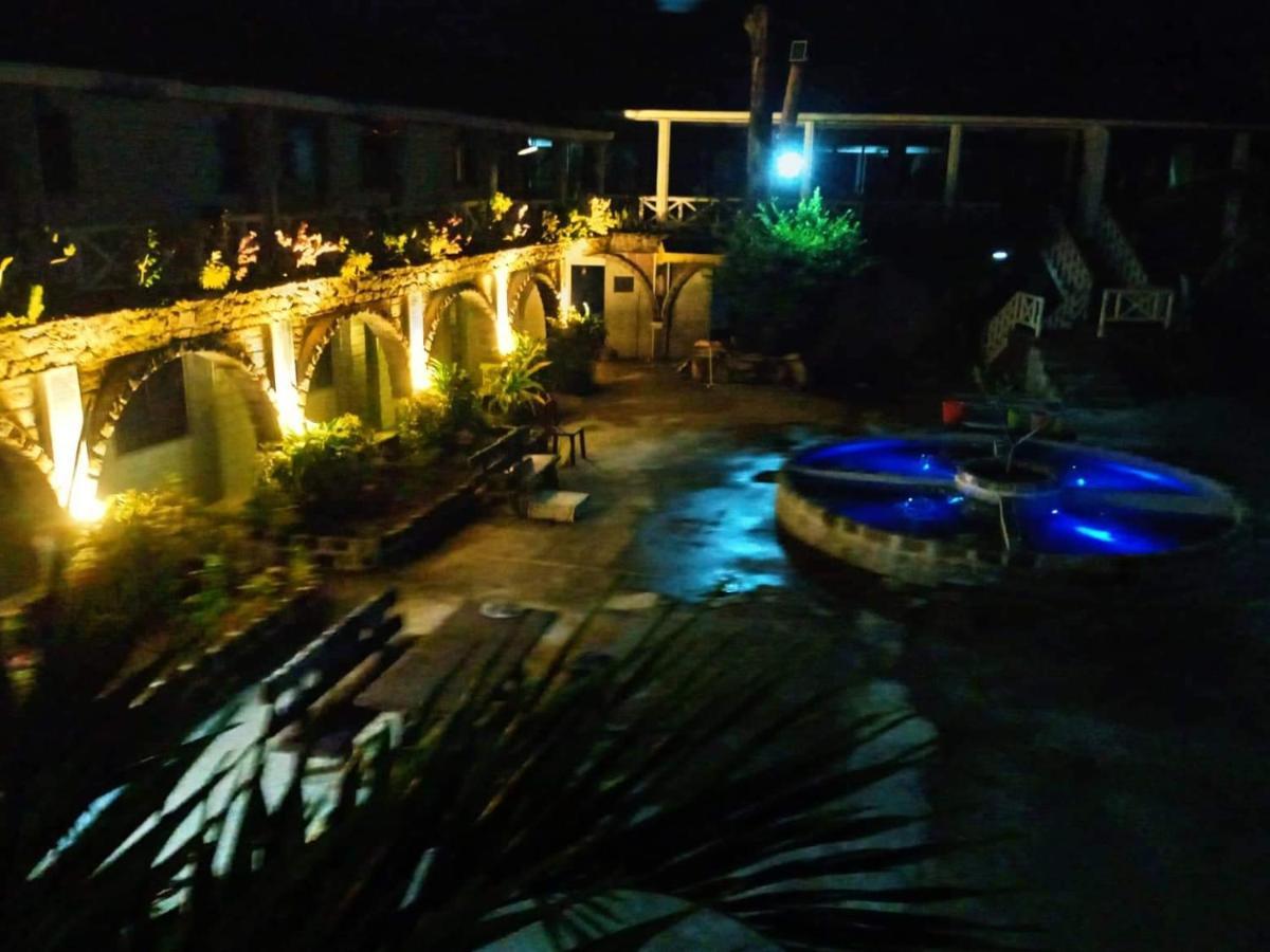 Sunbloom Beachfront Hotel And Restaurant Zambales Sinabacan Εξωτερικό φωτογραφία