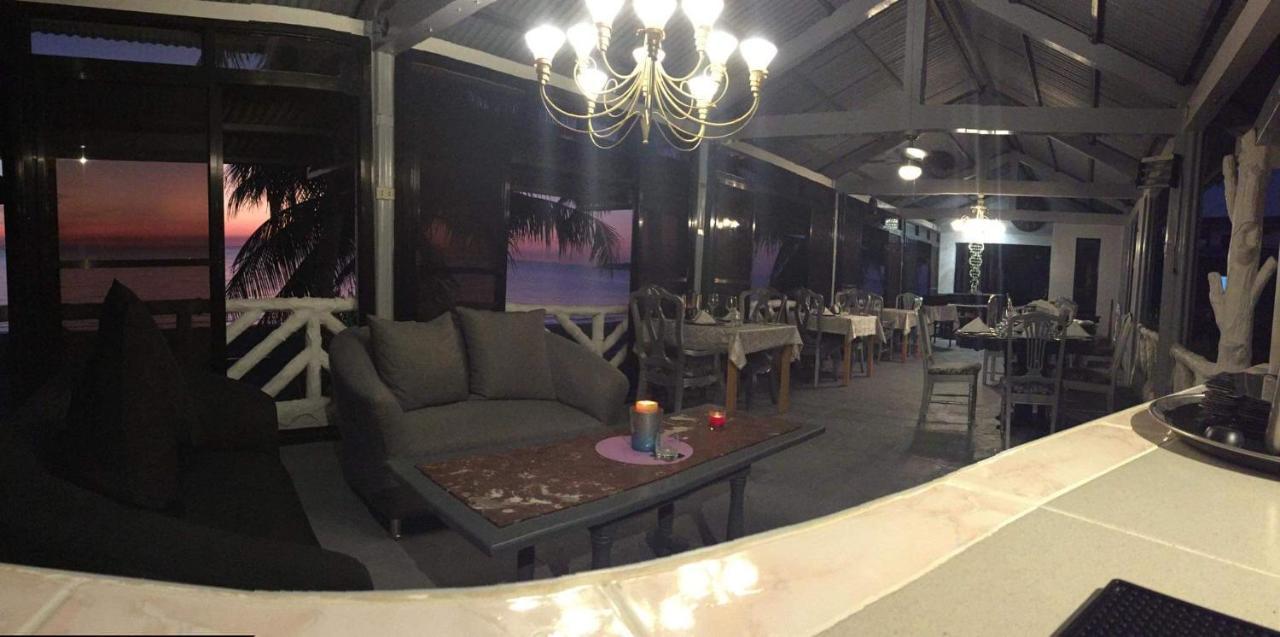 Sunbloom Beachfront Hotel And Restaurant Zambales Sinabacan Εξωτερικό φωτογραφία