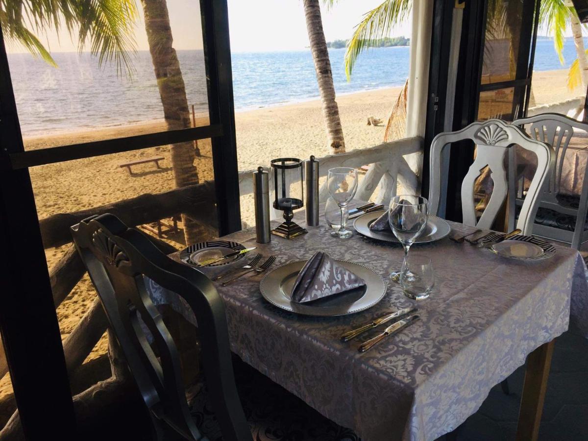 Sunbloom Beachfront Hotel And Restaurant Zambales Sinabacan Εξωτερικό φωτογραφία