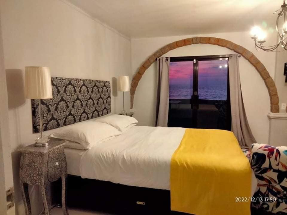 Sunbloom Beachfront Hotel And Restaurant Zambales Sinabacan Εξωτερικό φωτογραφία