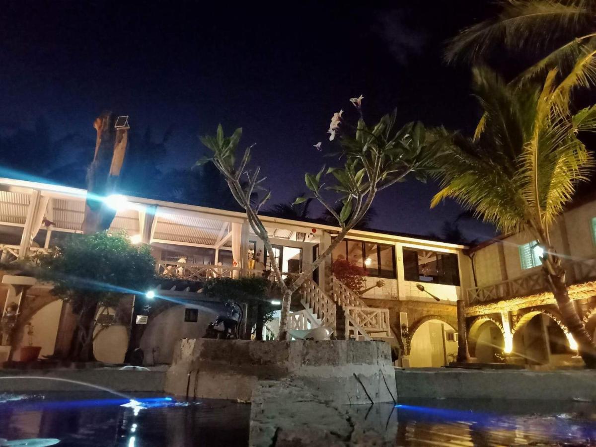 Sunbloom Beachfront Hotel And Restaurant Zambales Sinabacan Εξωτερικό φωτογραφία