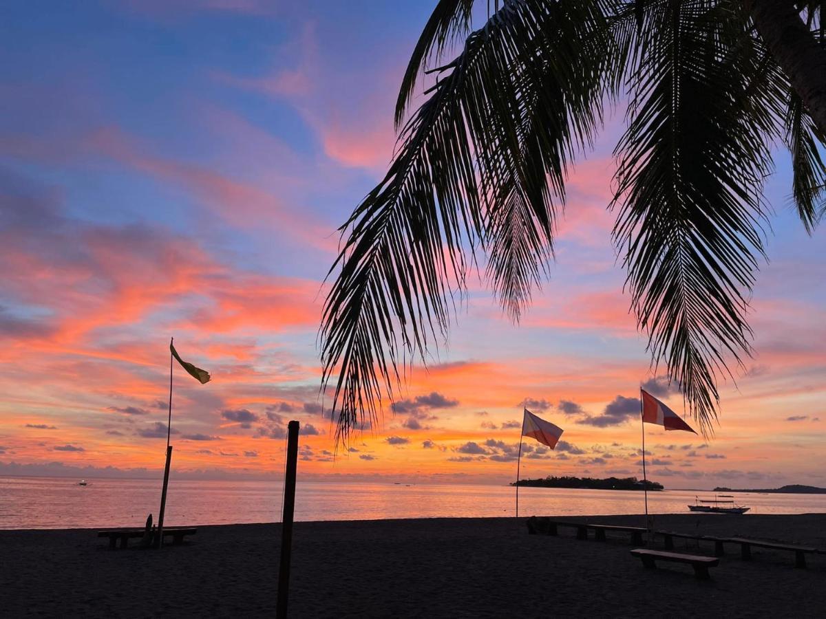 Sunbloom Beachfront Hotel And Restaurant Zambales Sinabacan Εξωτερικό φωτογραφία