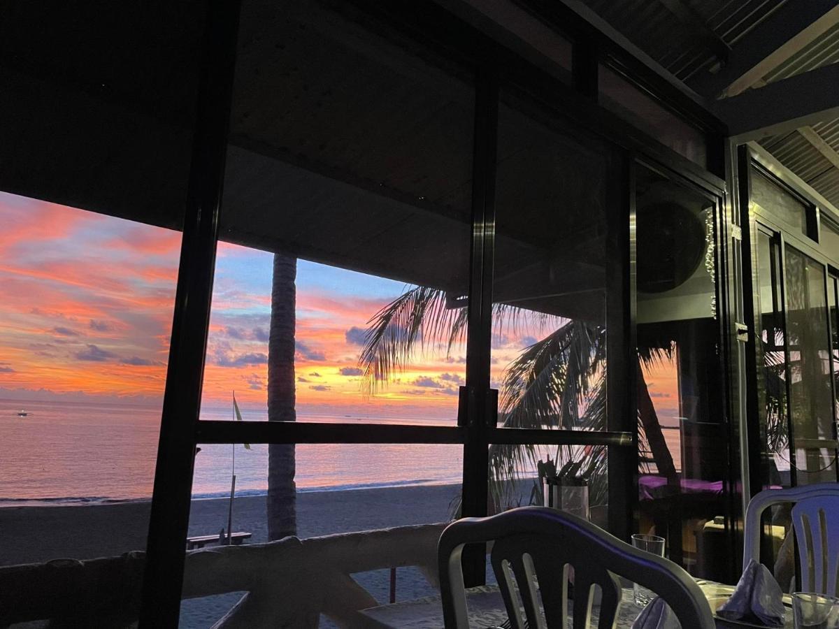 Sunbloom Beachfront Hotel And Restaurant Zambales Sinabacan Εξωτερικό φωτογραφία
