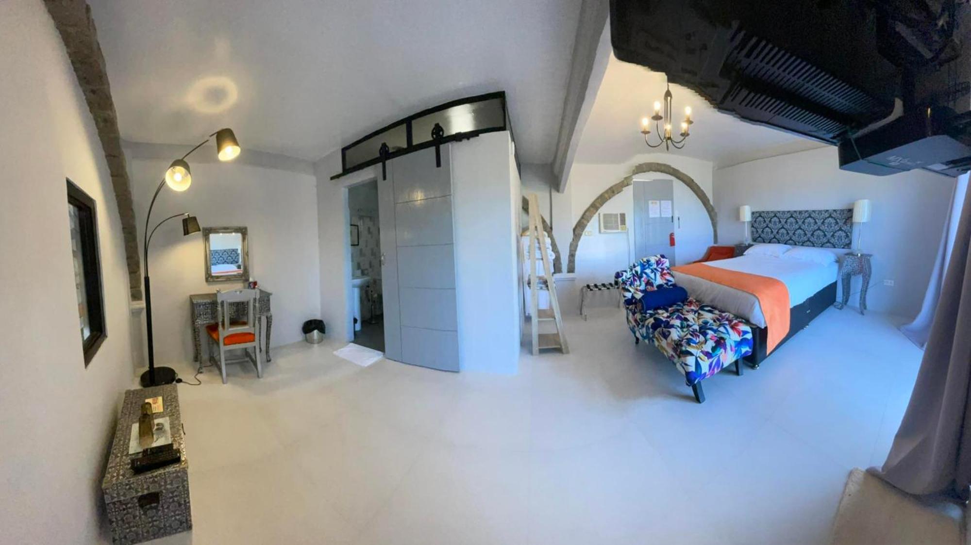 Sunbloom Beachfront Hotel And Restaurant Zambales Sinabacan Εξωτερικό φωτογραφία