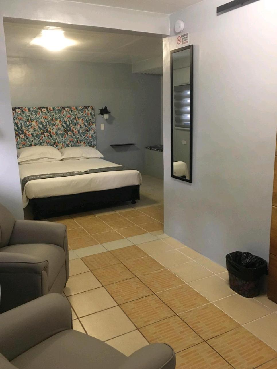 Sunbloom Beachfront Hotel And Restaurant Zambales Sinabacan Εξωτερικό φωτογραφία