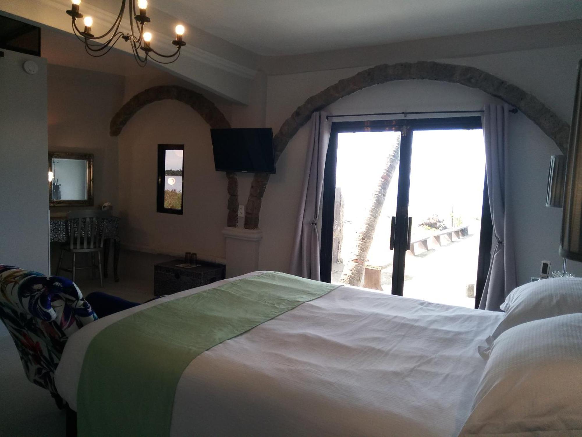 Sunbloom Beachfront Hotel And Restaurant Zambales Sinabacan Δωμάτιο φωτογραφία